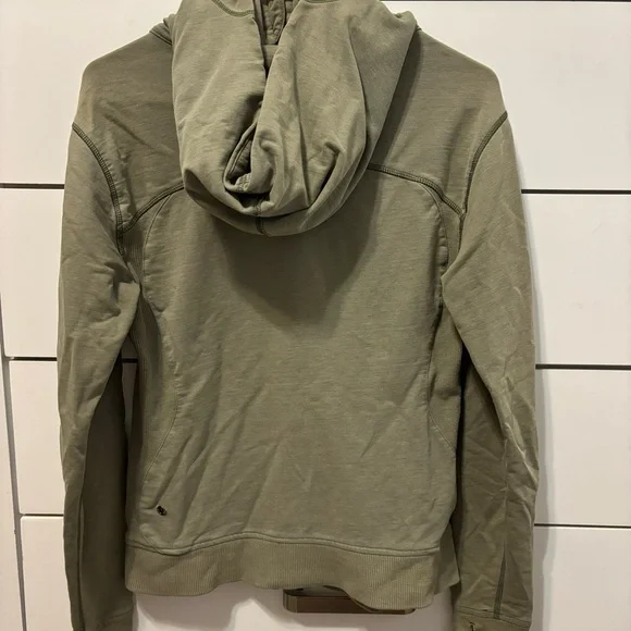 Lululemon On The Daily Hoodie
Heathered Fatigue Fog - Picture 3 of 12